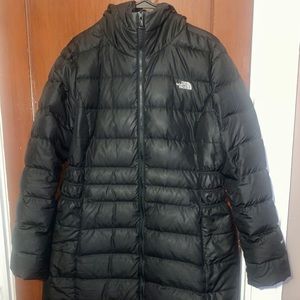 NORTH FACE WOMEN’S PARKA JACKET.